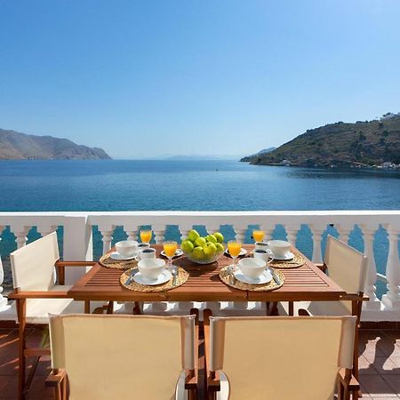 Maravelia Mare Pension Sými Buitenkant foto
