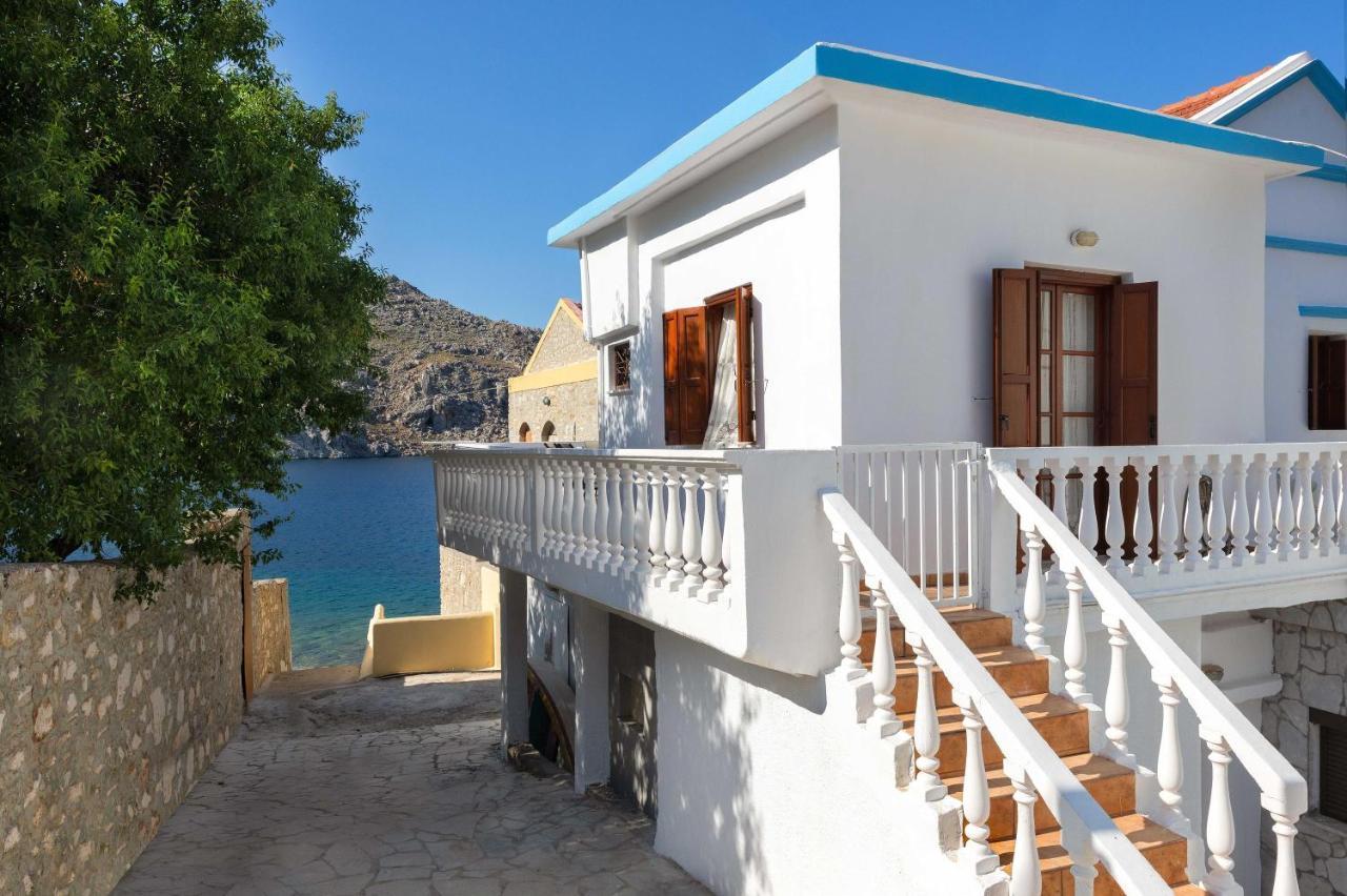 Maravelia Mare Pension Sými Buitenkant foto