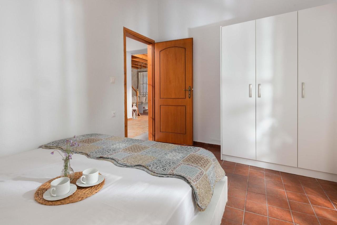 Maravelia Mare Pension Sými Buitenkant foto