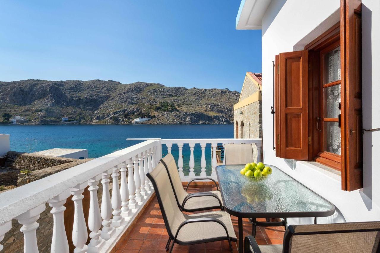 Maravelia Mare Pension Sými Buitenkant foto