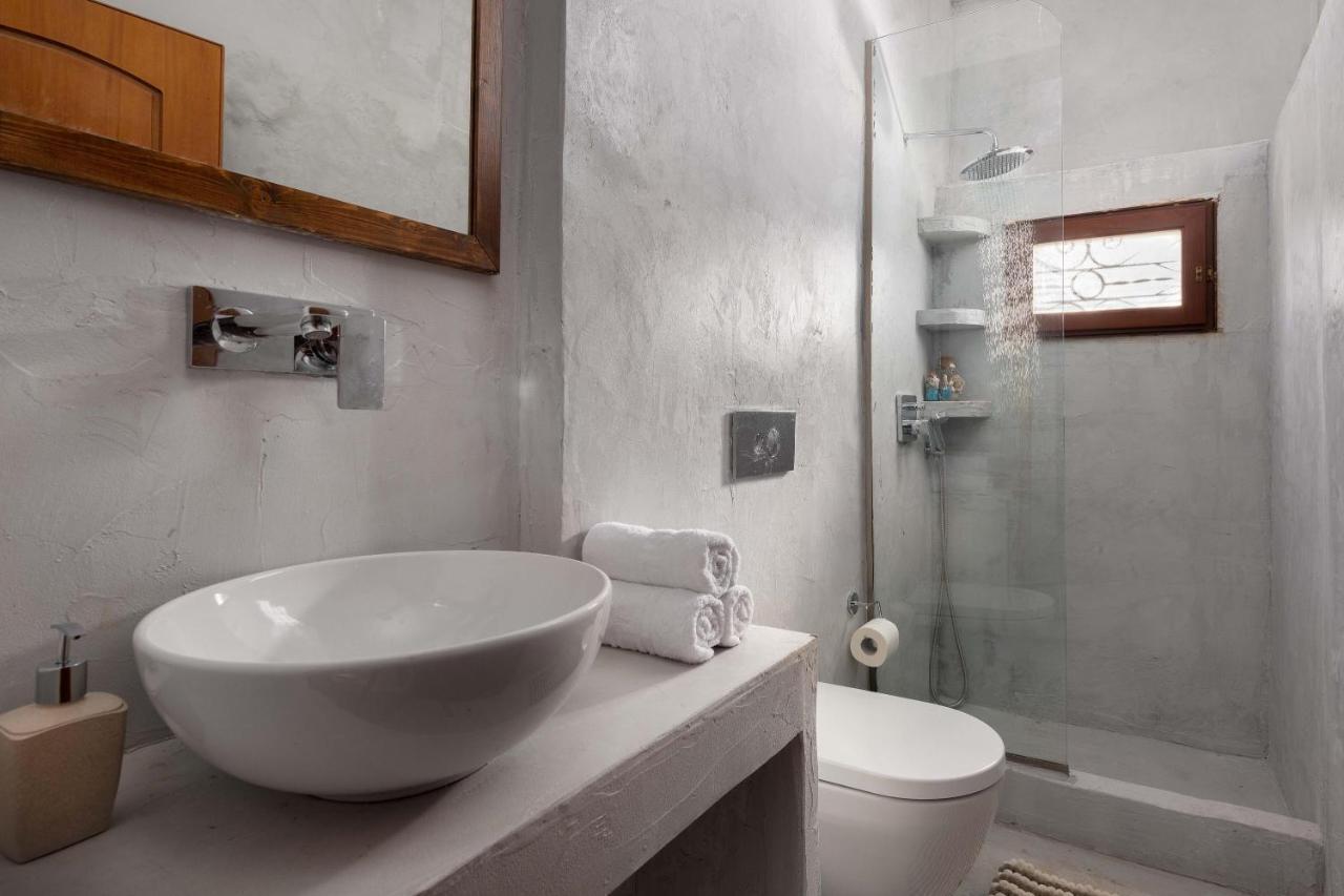 Maravelia Mare Pension Sými Buitenkant foto