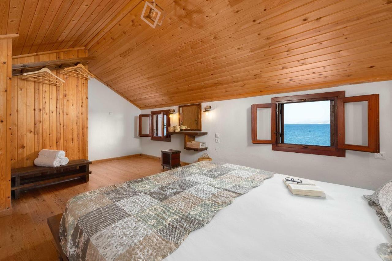Maravelia Mare Pension Sými Buitenkant foto